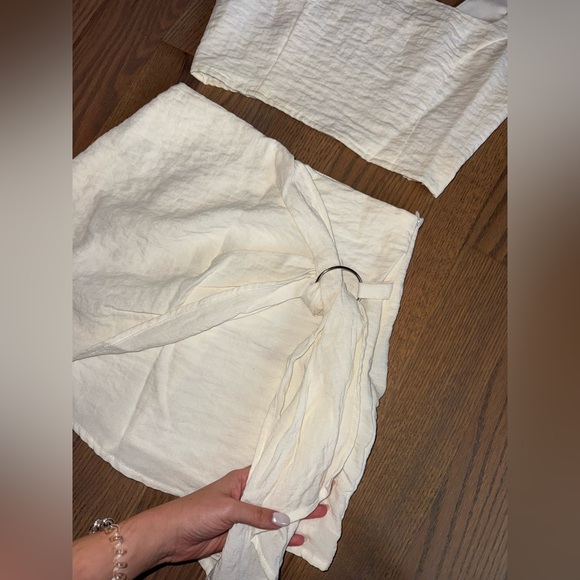 Linen set - Picture 2 of 3